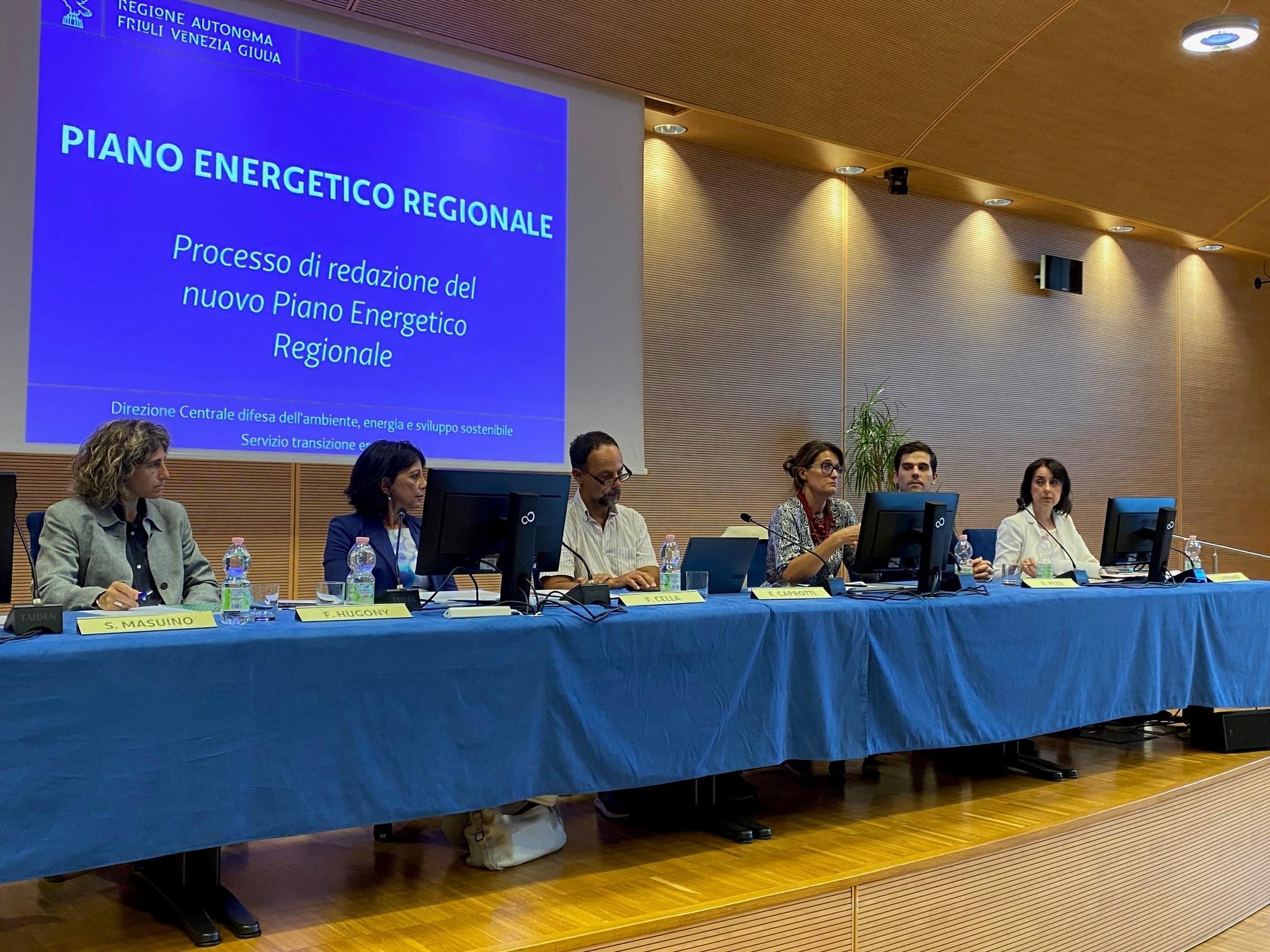 Il tavolo dei relatori del convegno pubblico organizzato dalla Direzione centrale difesa dell’ambiente, energia e sviluppo sostenibile della Regione Friuli-Venezia Giulia