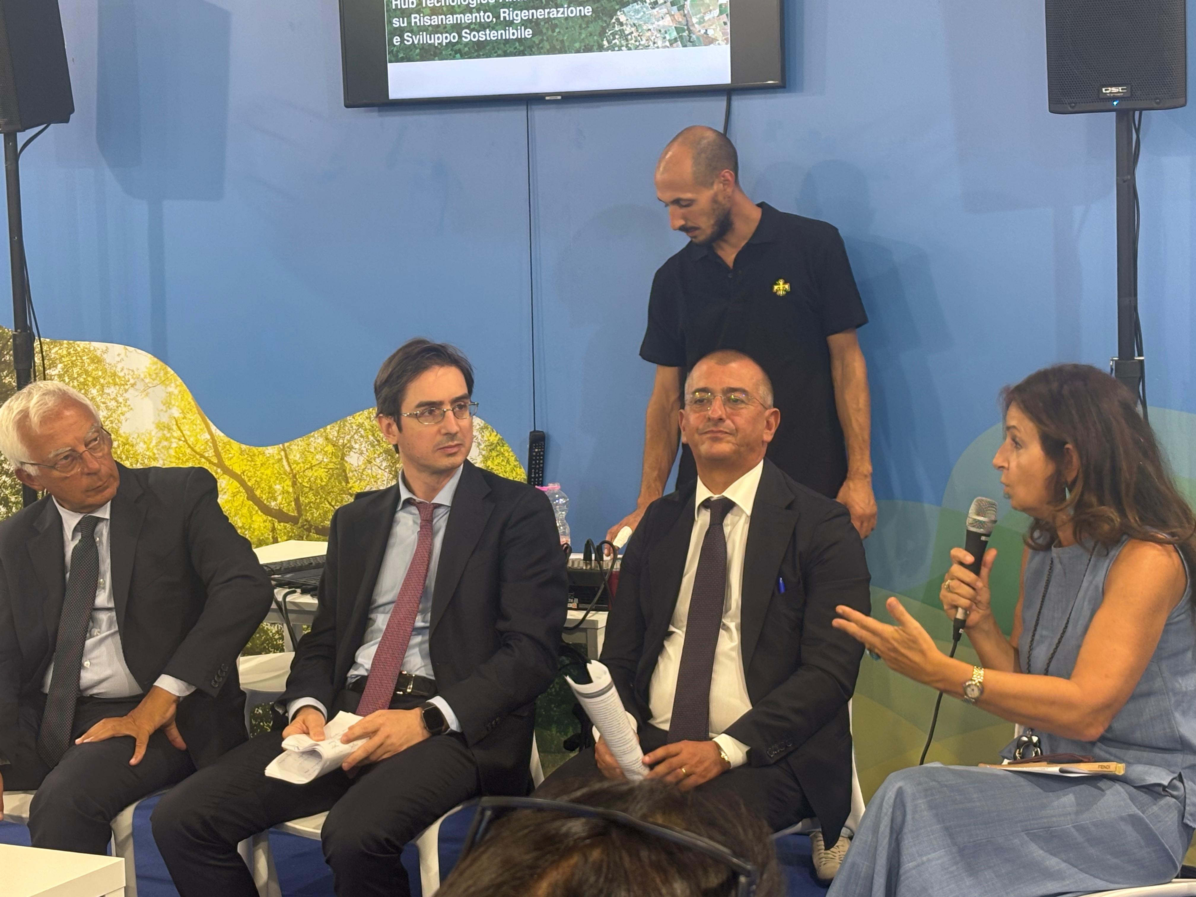 Ilaria Bertini interviene durante il convegno Sostenibilità, sicurezza e competitività nella programmazione energetica. Transizione climatica nell'epoca dell'innovazione, tenutosi nell'ambito di RemTech Expo 2025