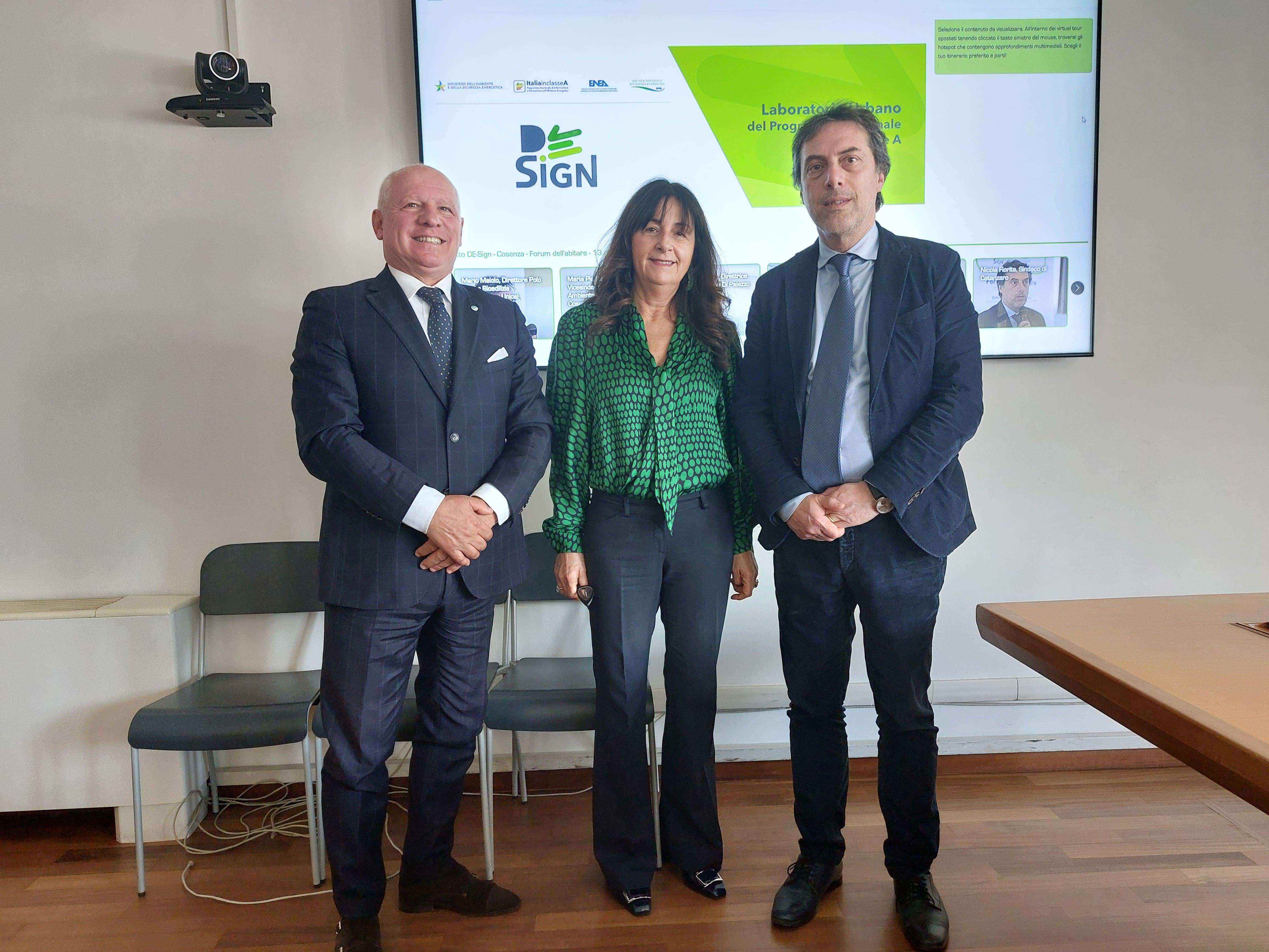 Da sinistra Roberto Minerdo, Presidente dell’Osservatorio Nazionale Tutela del Mare, Ilaria Bertini, Direttrice ENEA DUEE e Nicola Fiorita, Sindaco di Catanzaro 