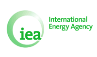 Il logo della IEA - International Energy Agency in verde su sfondo bianco