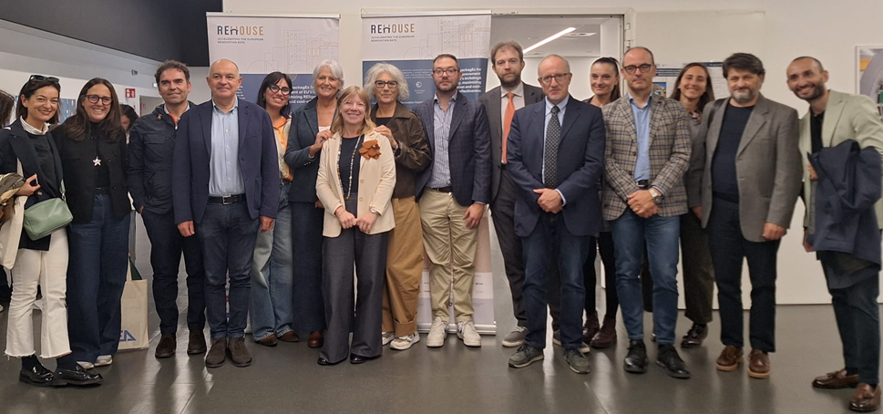 La foto dei rappresentanti ENEA e dei partner del progetto REHOUSE